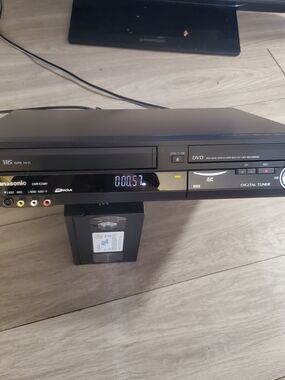 Panasonic DMR-EZ48V DVD VCR Combo Player VHS DVD Recorder HDMI 1080p W/Remote